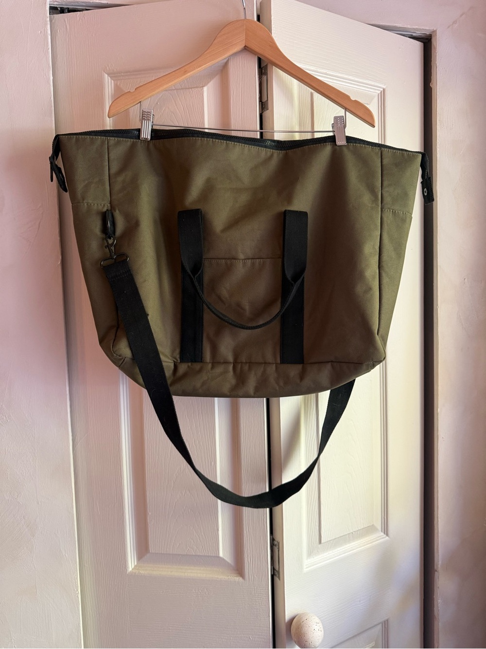 Indigo Anywhere Bag - Olive Green Canvas Tote with Black Straps - Picture 7 of 7